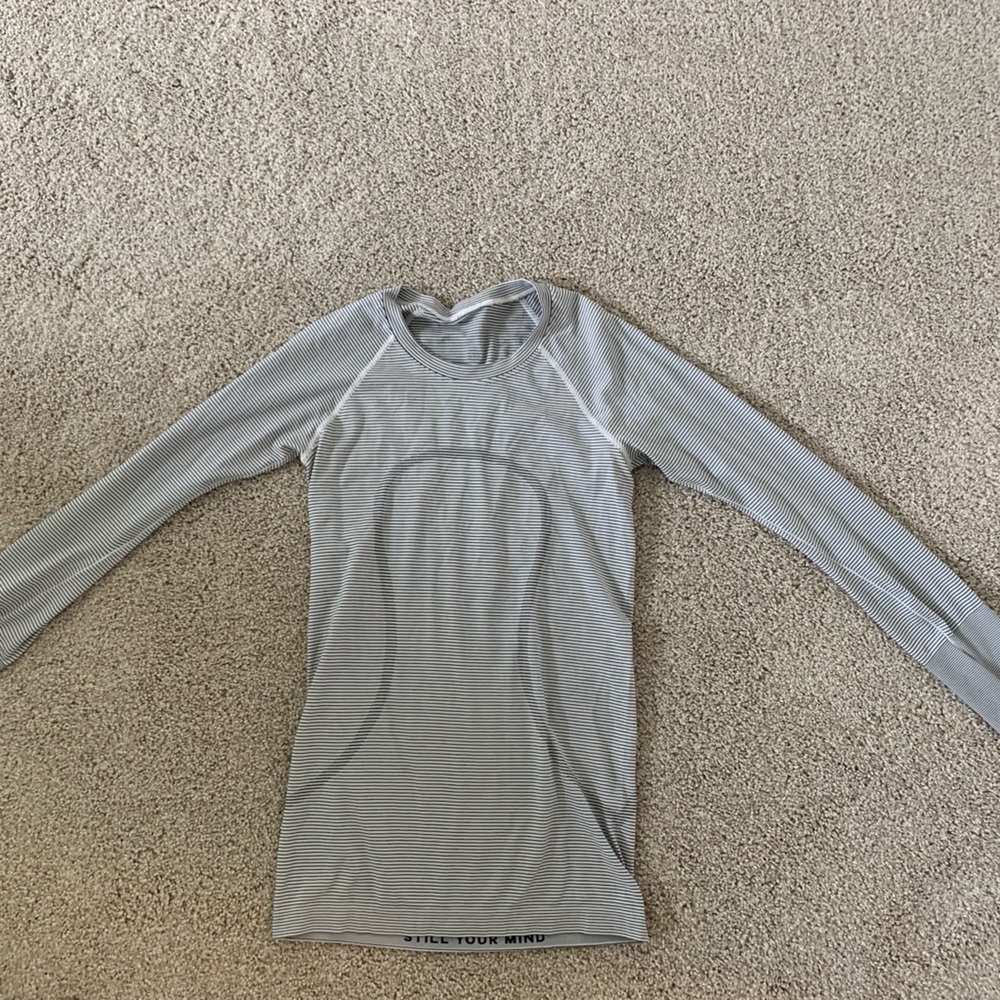Lululemon size 4 running shirt